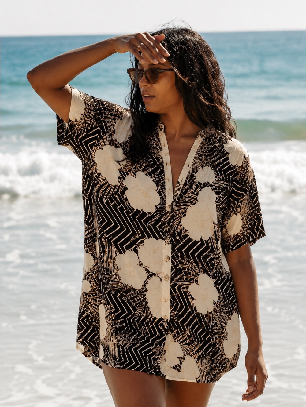 Amuse Society Oversized Hawaiian Button-Up Cover-Up | Size M